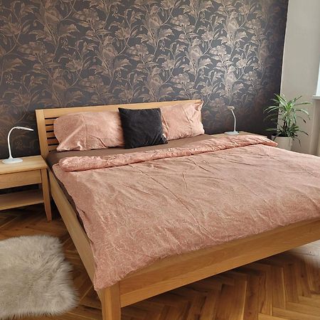 Novy Apartman Eva Jicin Luaran gambar